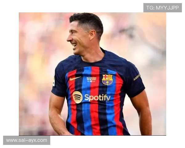 莱万多夫斯基巅峰时刻回顾：传奇前锋的辉煌征程与不朽纪录